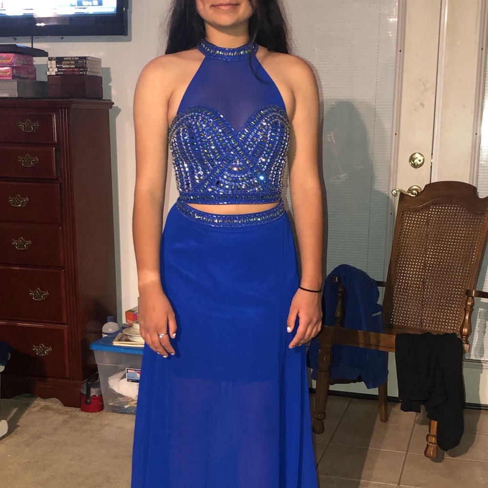 Prom dress for sale $150 and comes with shoes